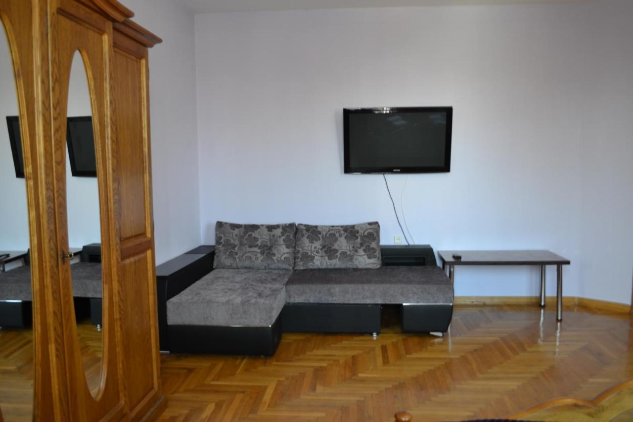 Art Hotel Chernivtsi Exterior foto