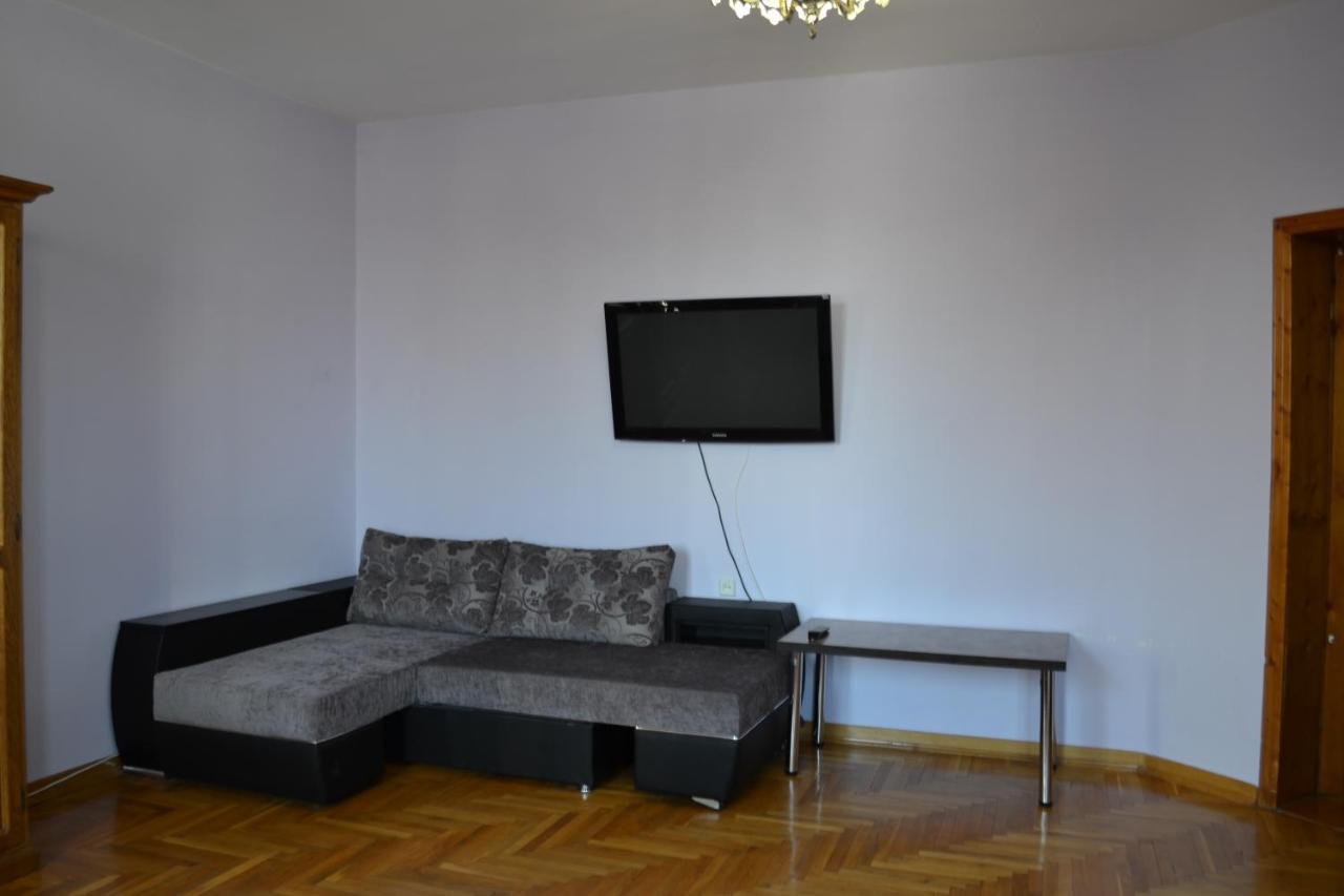 Art Hotel Chernivtsi Exterior foto